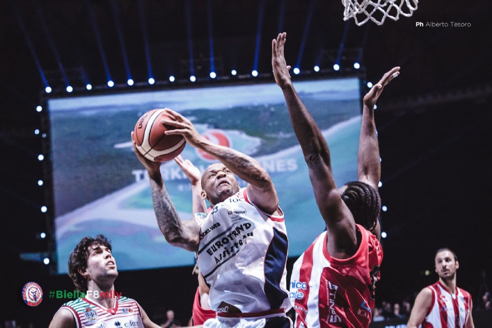 Hall ha segnato 19 punti (foto Tesoro)