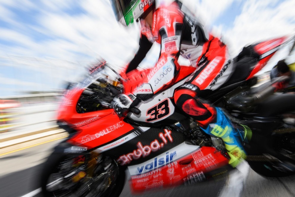 Macio sulla sua Panigale R