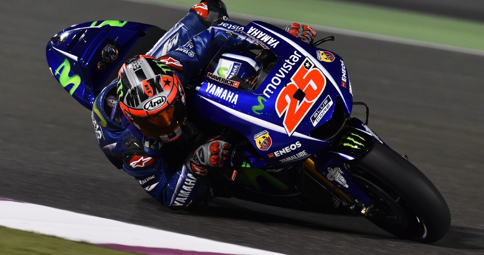 Maverick Vinales in azione sulla Yamaha nei test di Losail