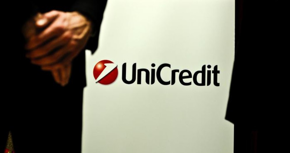 Unicredit riorganizza la rete commerciale in Italia.