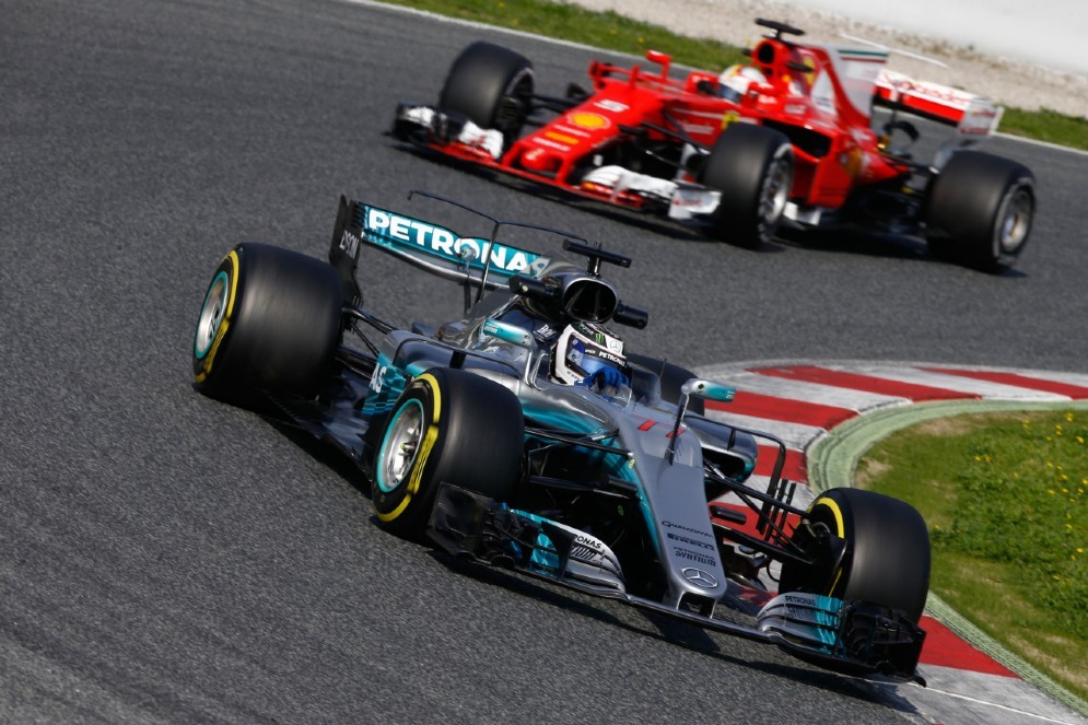 La Mercedes davanti alla Ferrari nei test di Barcellona