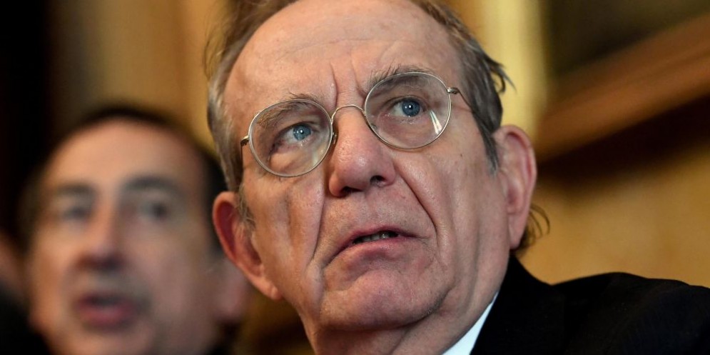 Il ministro dell'Economia, Pier Carlo Padoan.