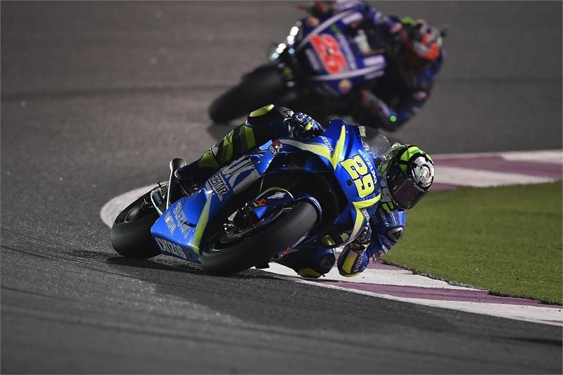 Iannone davanti a Maverick Vinales nel GP del Qatar
