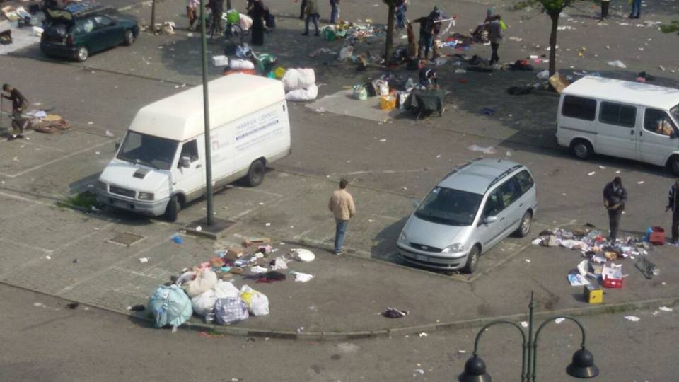 La sporcizia regna sovrana