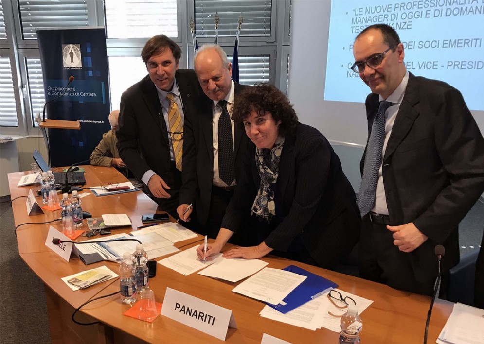 Daniele Damele (Presidente Federmanager FVG), Eros Andronaco (Vicepresidente Federmanager), Loredana Panariti (Assessore regionale Lavoro, Formazione, Istruzione) e Alessandro Pellis (Consigliere Federmanager)