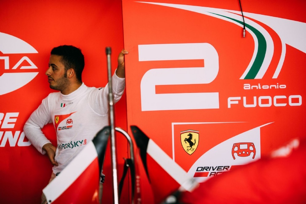 Fuoco ai box