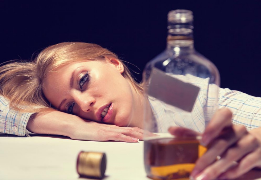 Sempre più donne e giovani bevono