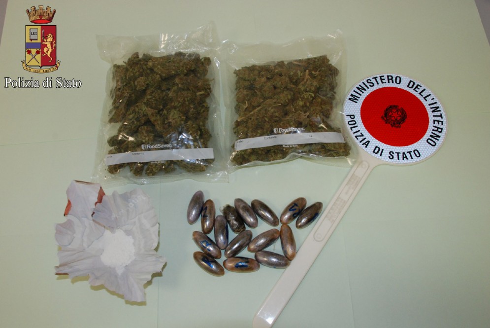 La droga sequestrata dagli agenti