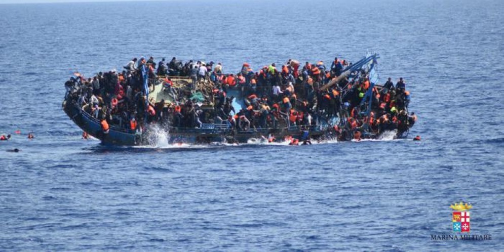 Gli sbarchi non si fermano: 700 migranti arrivati a Reggio Calabria