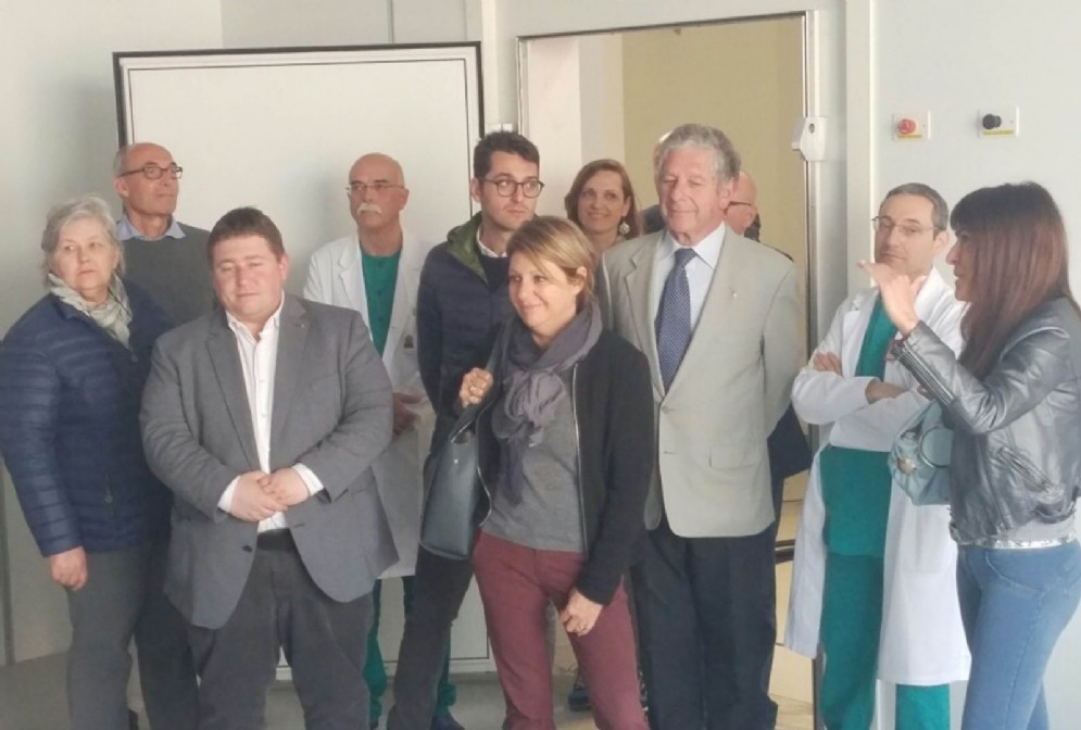 Maria Sandra Telesca (Assessore regionale Salute, Integrazione socio-sanitaria, Politiche sociali e Famiglia) in sopralluogo al cantiere dell'Ospedale