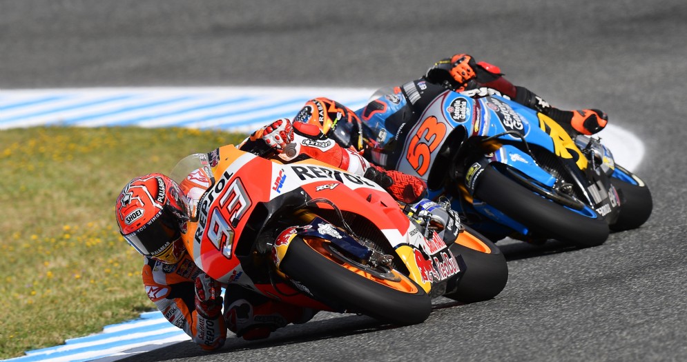 Marc Marquez in azione sulla sua Honda nelle prove libere a Jerez