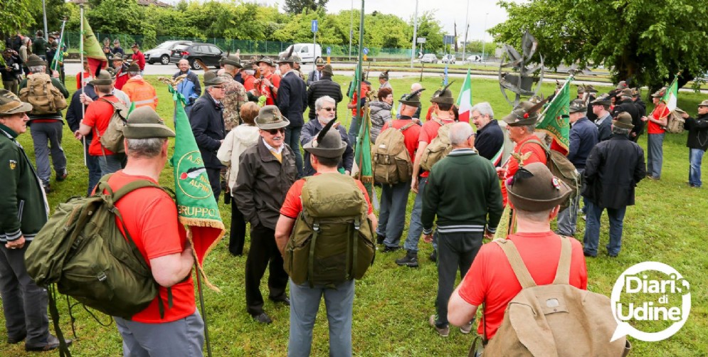 Partiti gli alpini di Udine in direzione Treviso