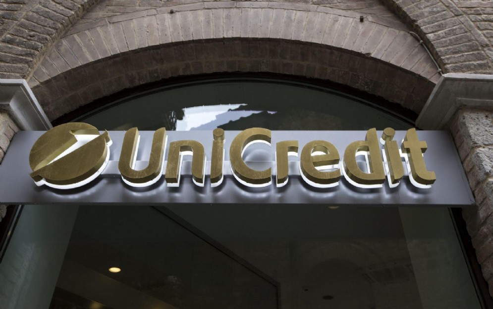 Al primo posto della classifica delle banche armate italiane c' Unicredit.