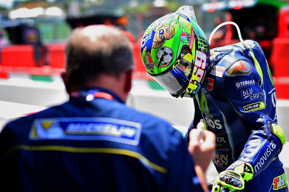 Il Dottore si prepara a salire sulla sua M1 nella pit lane