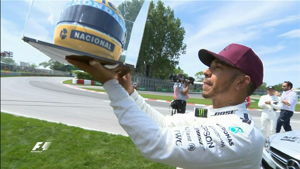 65 pole come Senna, ad Hamilton in dono casco brasiliano