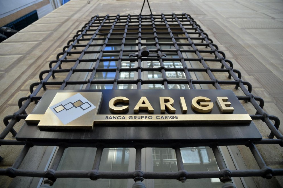 Rivoluzione Banca Carige, cambio ai vertici