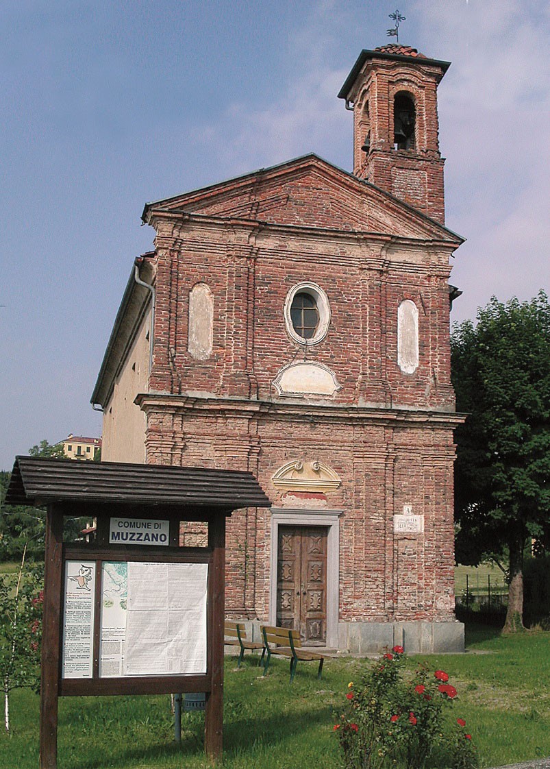 La chiesetta di Muzzano, prima tappa dell'iniziativa DocBimbi (Foto di Roberto Favario)