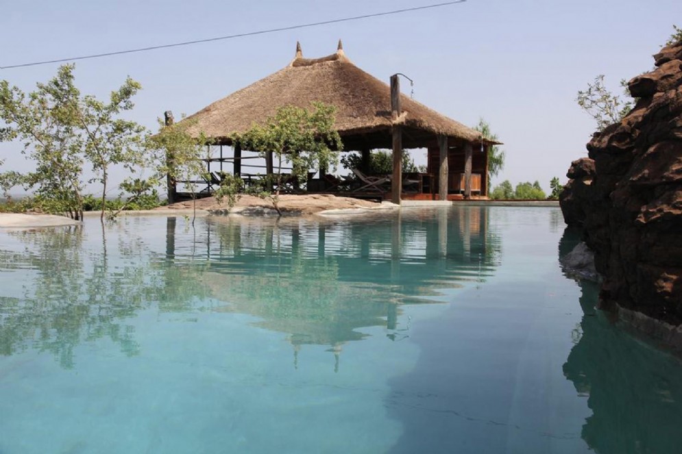 Una immagine del campement di Kangaba a Bamako (Mali), resort di lusso frequentato soprattutto da occidentali dove un commando jihadista ha attaccato uccidendo due persone