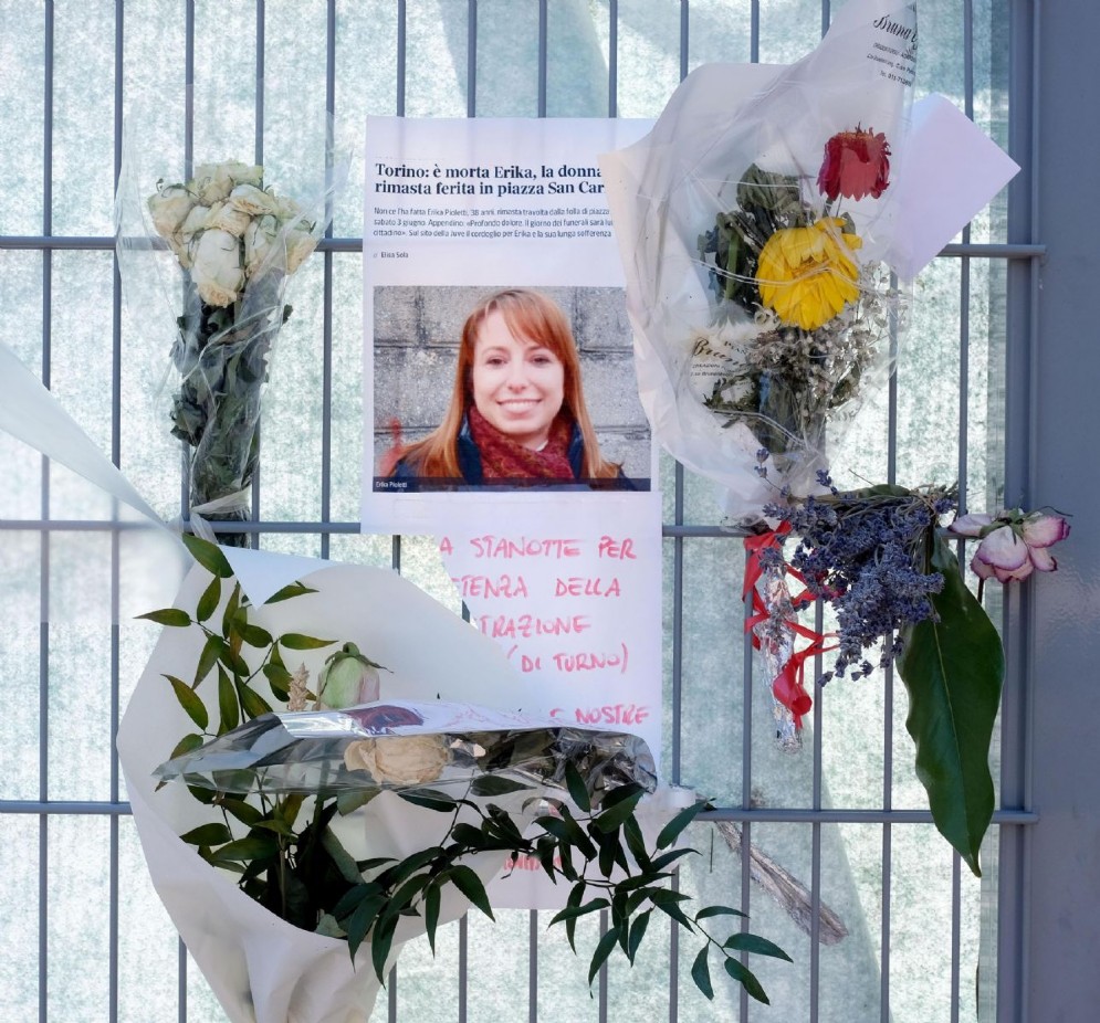 Lunedě 19 giugno 2017, lutto cittadino in memoria di Erika Pioletti (© Ansa Foto)