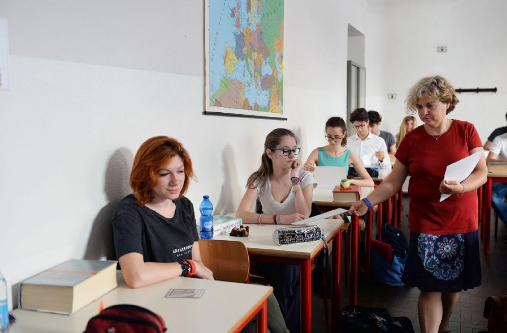 Iniziano gli esami di maturit. In foto studenti del Liceo Classico Massimo D'Azeglio a Torino