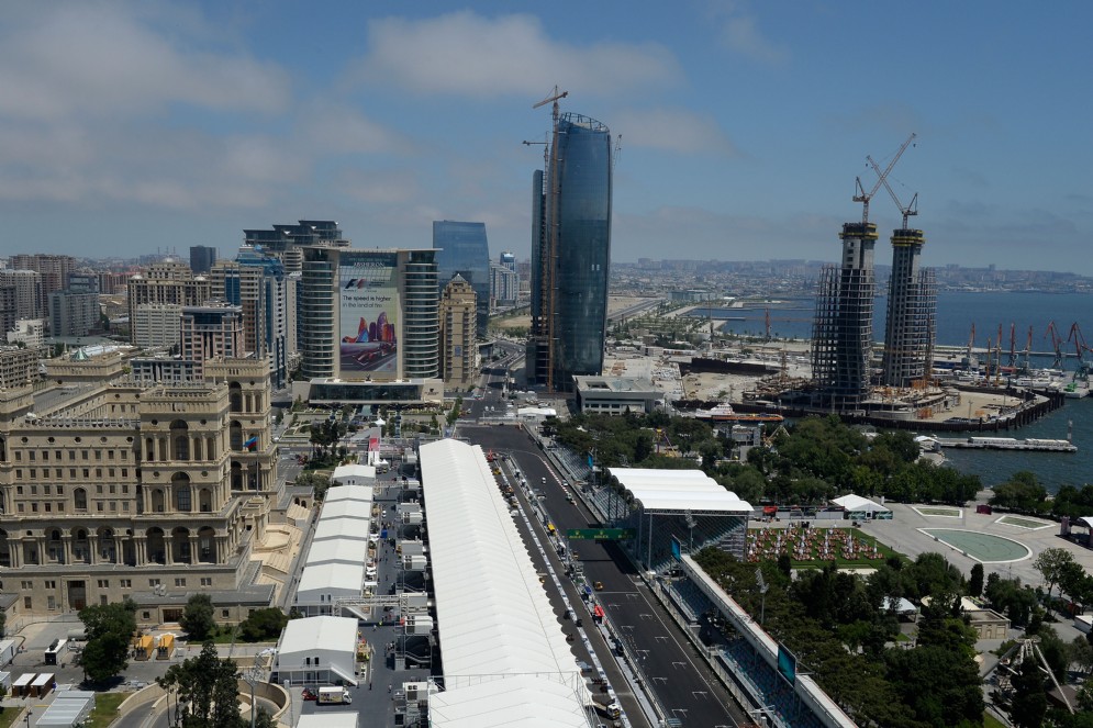 Una vista dall'alto del circuito cittadino ricavato nella capitale azera
