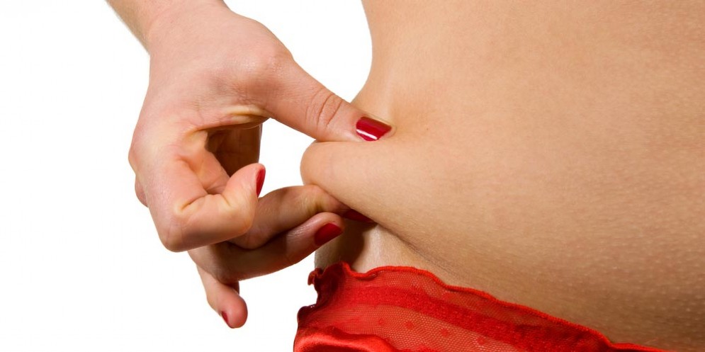Le maniglie dell'amore sono pericolose per la salute