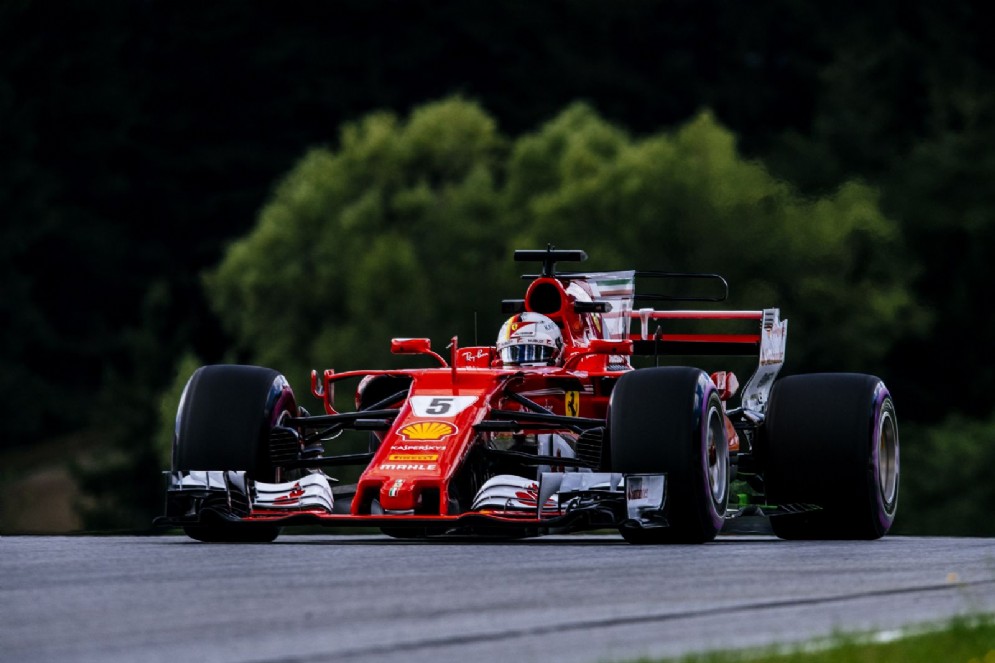 Sebastian Vettel leader del terzo turno al Red Bull Ring