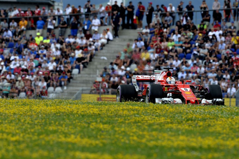 Vettel in azione nelle prove ufficiali al Red Bull Ring