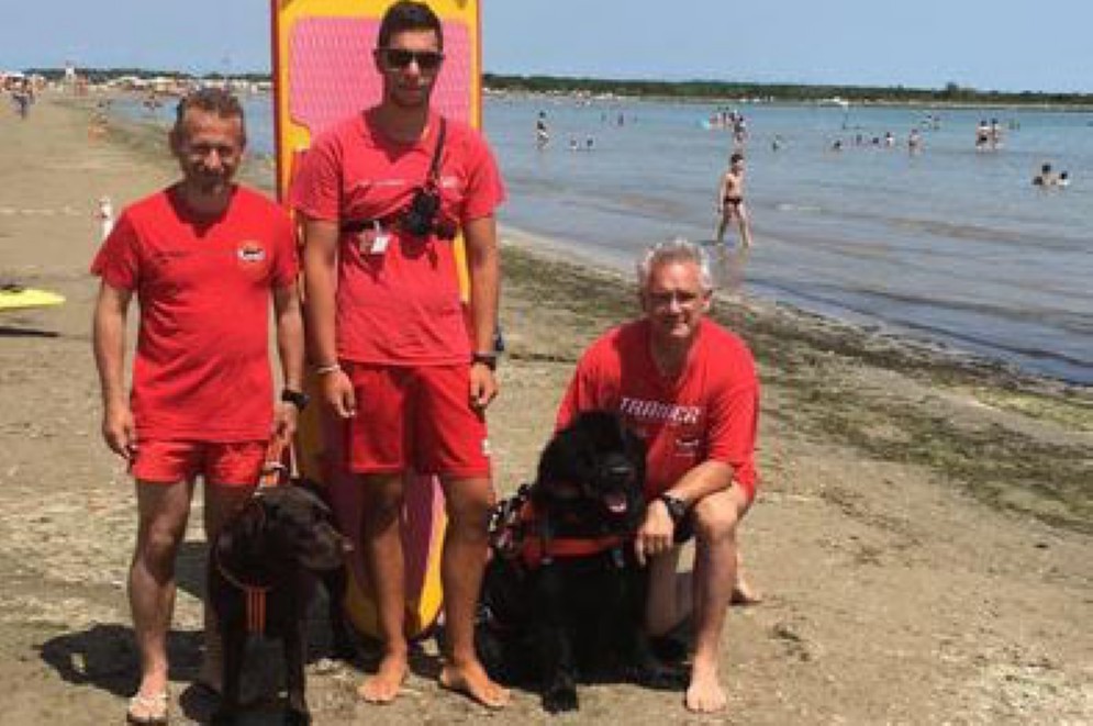 Terranova salva due bagnanti nel mare di Caorle
