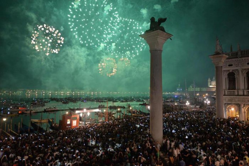 ntore a Venezia: per la prima volta varchi e controlli
