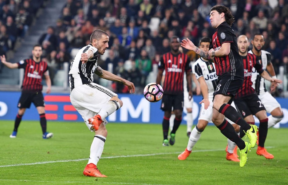 Bonucci contrastato da Romagnoli