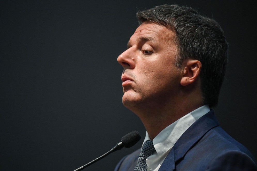 Il segretario del Pd Matteo Renzi all'Auditorium del Maxxi durante la presentazione del suo libro 'Avanti, perché l'Italia non si ferma'
