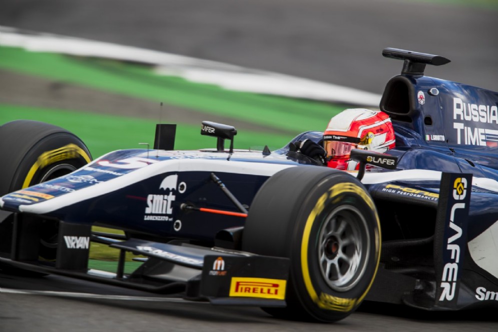 Ghiotto al volante della monoposto di F2 del team Russian Time