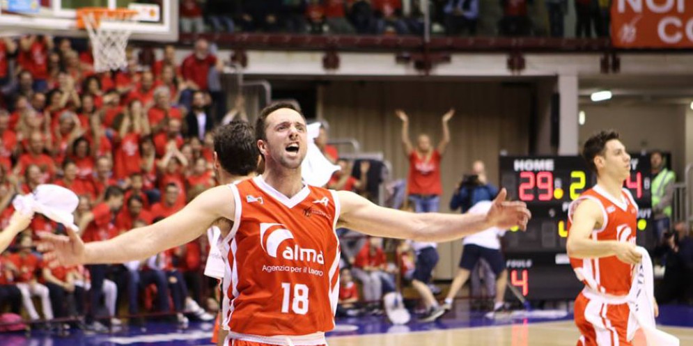 Boom di abbonamenti per l'Alma Pallacanestro
