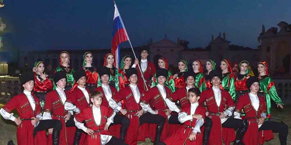 Danze e musiche dal mondo a Villa Manin, il gruppo della Russia