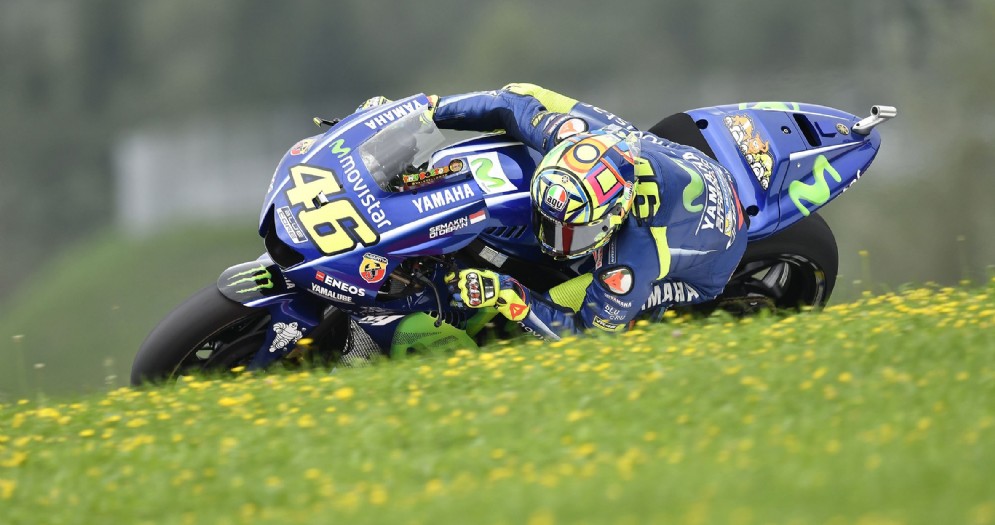 Valentino Rossi in azione durante le prove libere