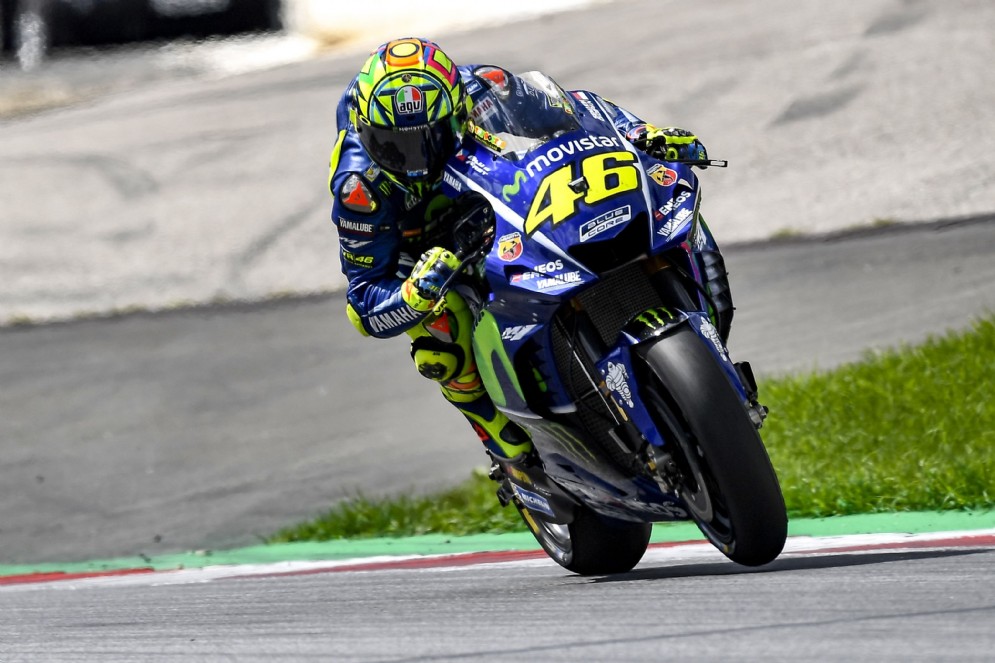 Valentino Rossi in azione sulla sua moto