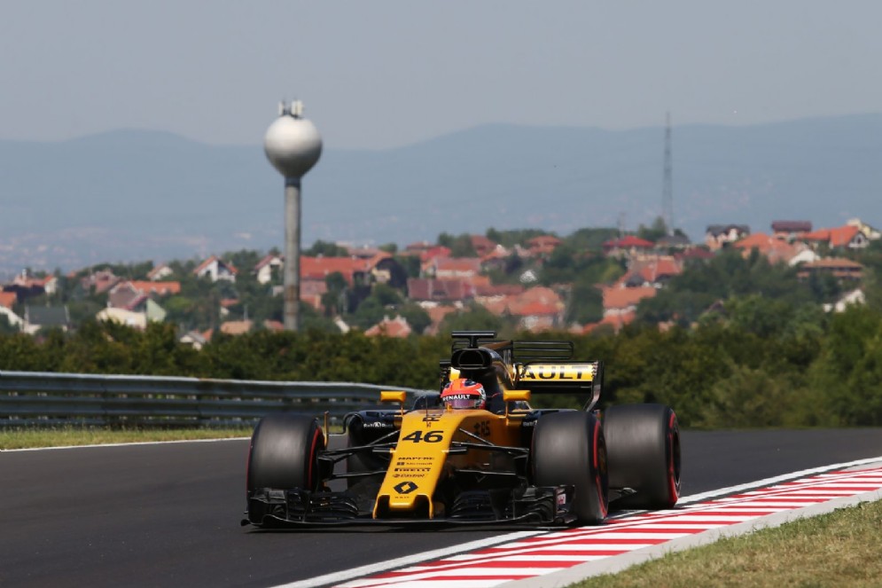 Kubica al volante della Renault durante i test di Budapest