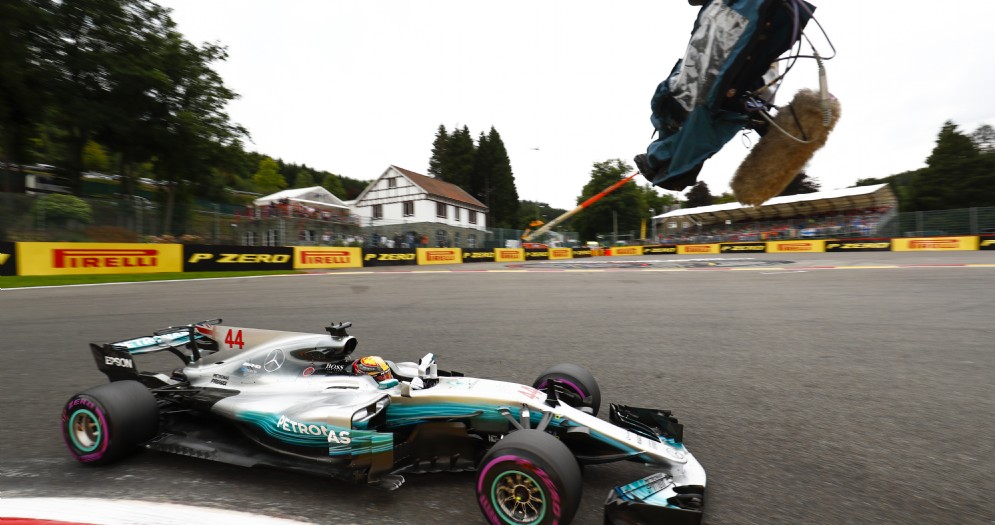 Lewis Hamilton leader della prima giornata di prove libere a Spa
