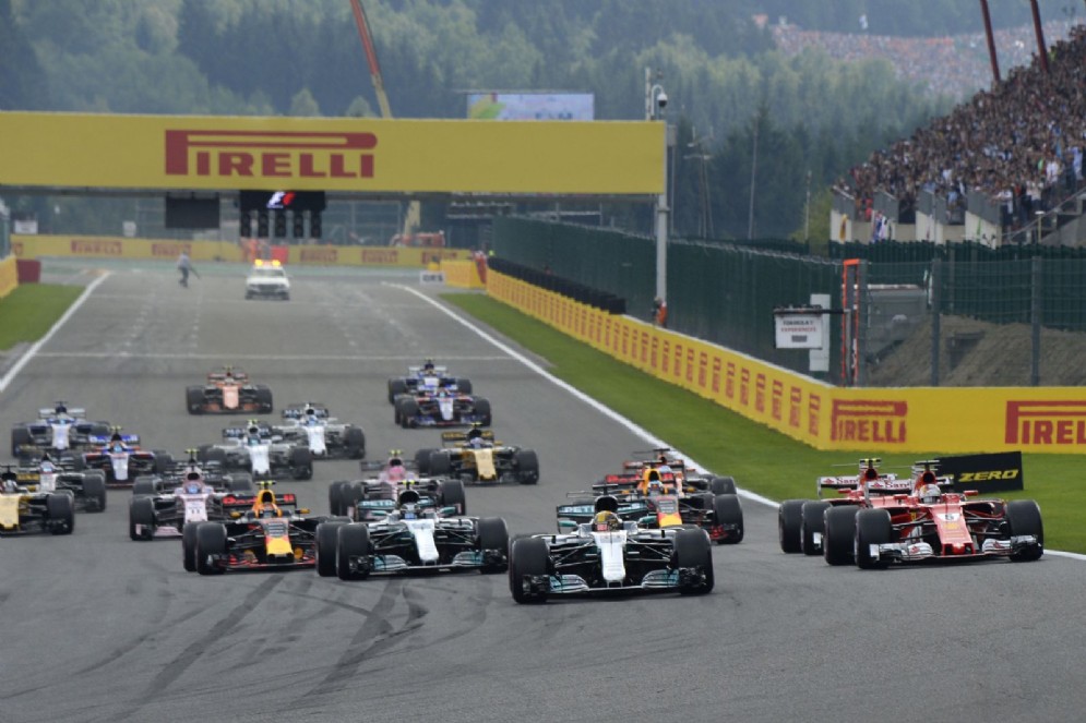 La partenza della gara a Spa-Francorchamps