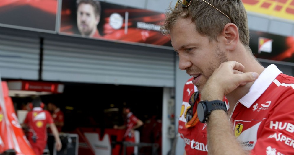 Sebastian Vettel nella corsia dei box di Monza