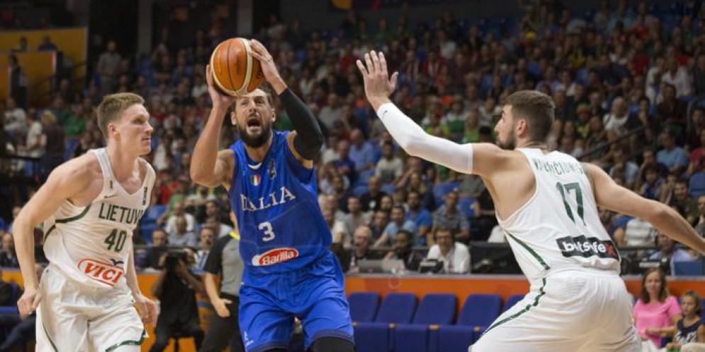 Marco Belinelli, Marius Grigonis e Jonas Valanciunas