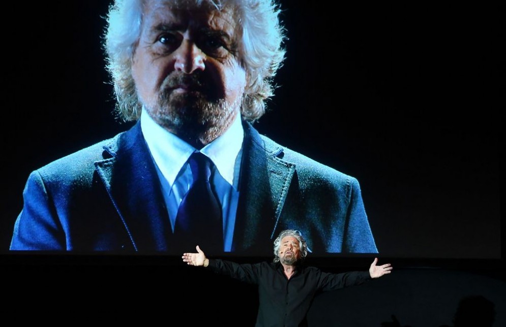 Sul blog di Beppe Grillo il Movimento 5 stelle denuncia il "bluff" del reddito di inclusione.
