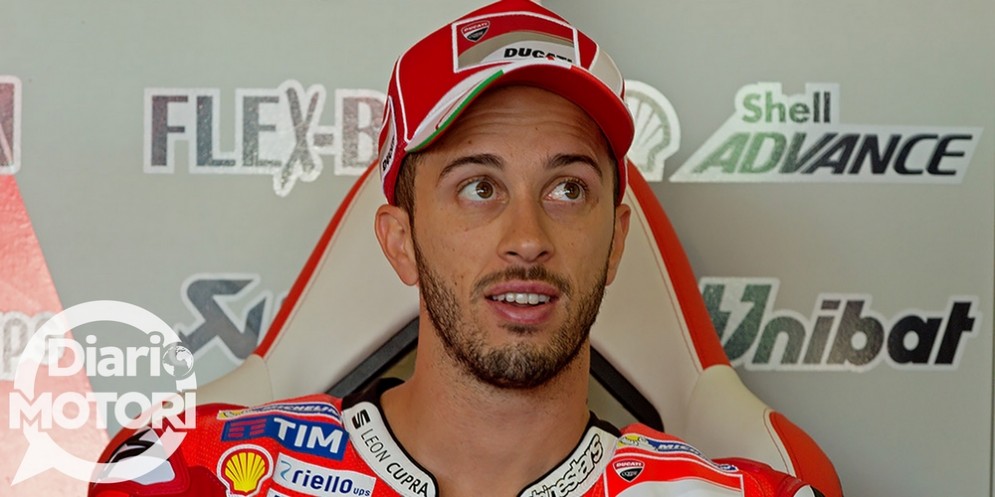 Andrea Dovizioso ai box Ducati