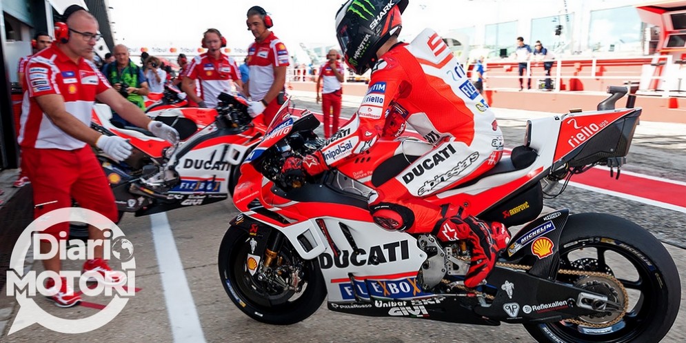 Jorge Lorenzo rientra nel suo garage