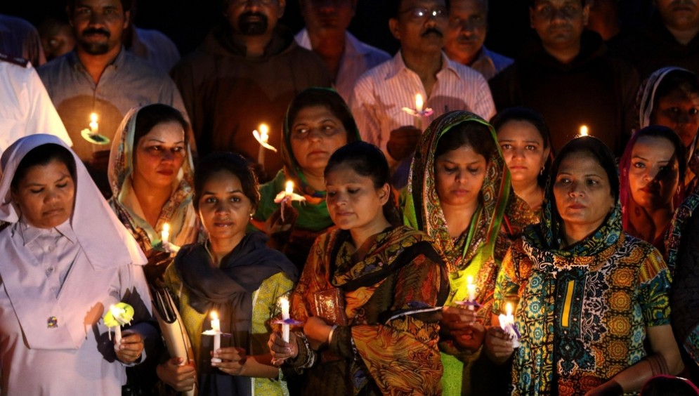 Veglia di preghiera dopo un attacco bomba nel quartiere cristiano di Lahore, in Pakistan.