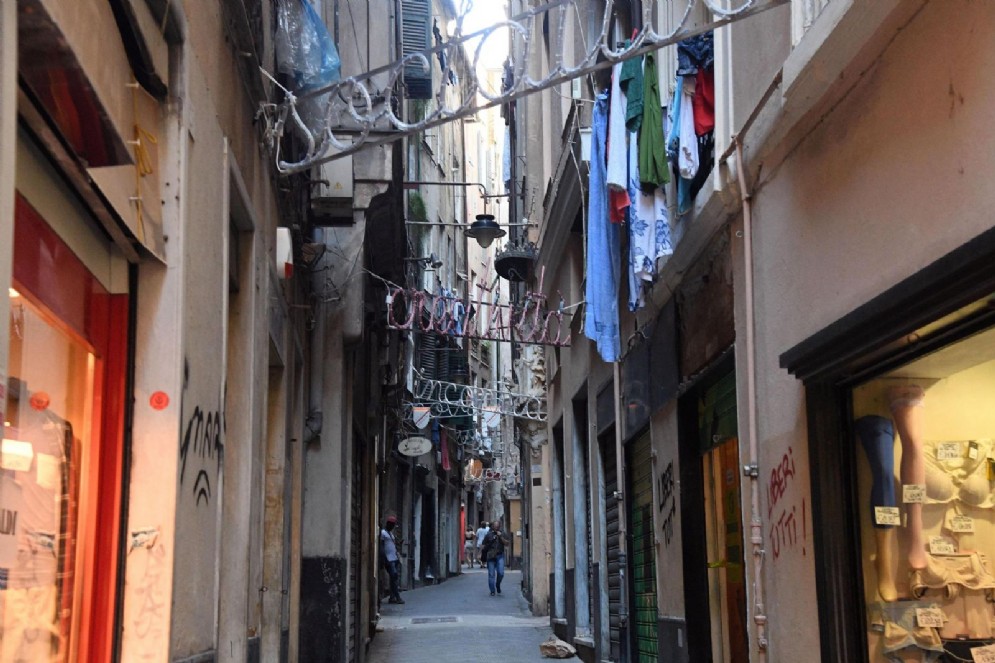 Lotta al degrado nel centro storico, Bucci: «Ci servono più soldi»