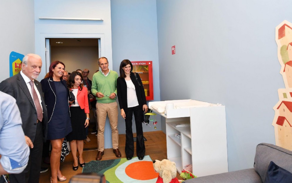 Chiara Appendino inaugura il Baby Pit Stop