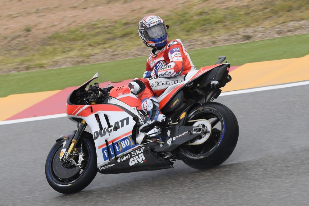 Andrea Dovizioso in azione al venerdì del Motorland