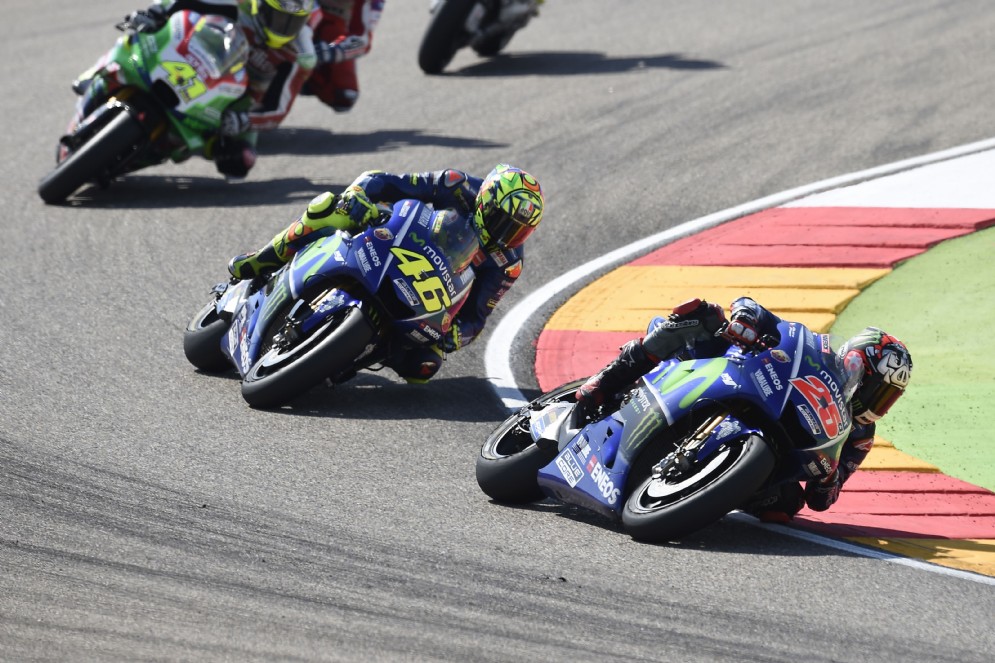 Rossi e Vinales in lotta diretta durante il GP di Aragona